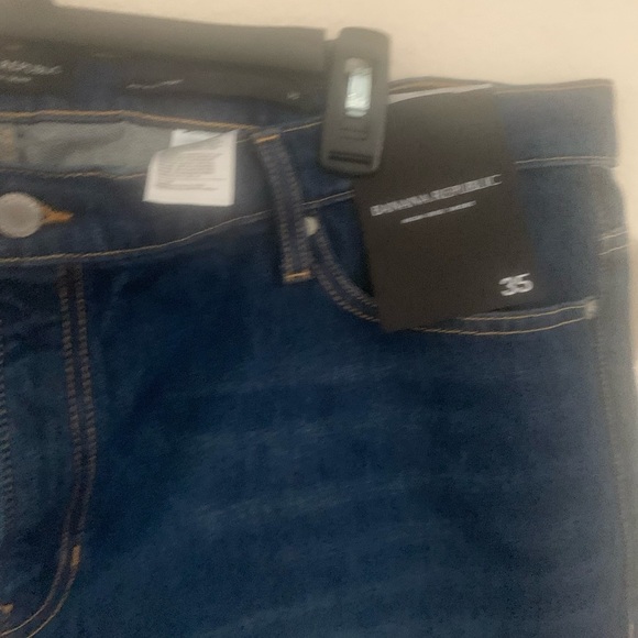 Size 35 Banana Republic NWT women’s Jeans shorts - Picture 3 of 4